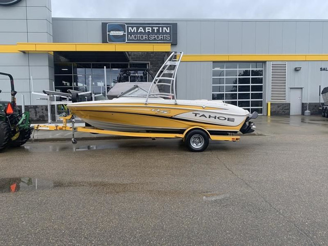 2014 Tahoe Q5i in Powerboats & Motorboats in Edmonton