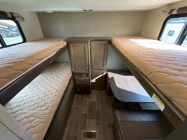 2018 Keystone BULLET in Travel Trailers & Campers in Terrace - Image 11