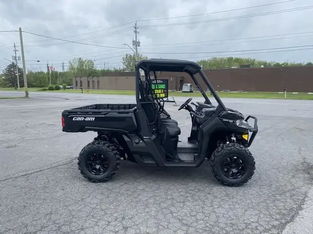 2025 CANAM DEFENDER XT HD9!! FINANCE @ $120 B/W!! in ATVs in Strathcona County - Image 9