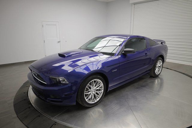 2014 Ford Mustang V6 in Cars & Trucks in Calgary - Image 4
