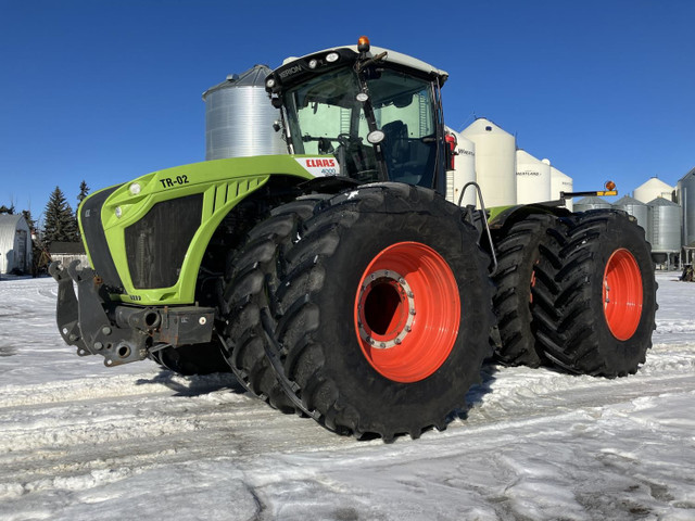 2016 Claas 4WD Tractor 4000 Xerion in Farming Equipment in Edmonton - Image 2