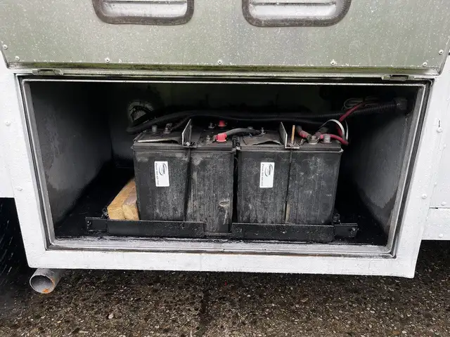 2005 Morgan Olson Workhorse 14 Foot Step Van with Shelving in Heavy Trucks in Delta/Surrey/Langley - Image 21