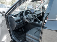 Recent Arrival!Odometer is 600 kilometers below market average!Clean Car fax Report and Accident fre... (image 2)