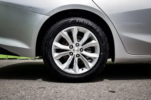 2022 Chevrolet Malibu LT • REMOTE START • LED LIGHTS • CP/AA in Cars & Trucks in Kingston - Image 7