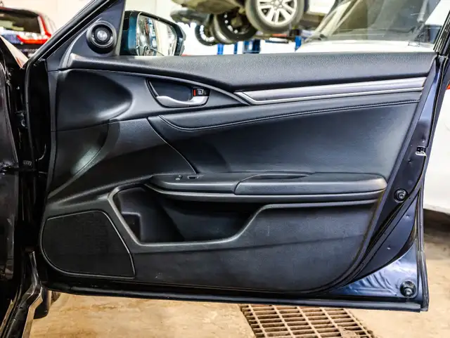 2020 Honda Civic Touring | TOIT OUVRANT | CUIR | GARANTIE 10 ANS in Cars & Trucks in City of Montréal - Image 18