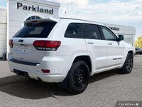 This Jeep Grand Cherokee boasts a Regular Unleaded V-6 3.6 L/220 engine powering this Automatic tran... (image 4)