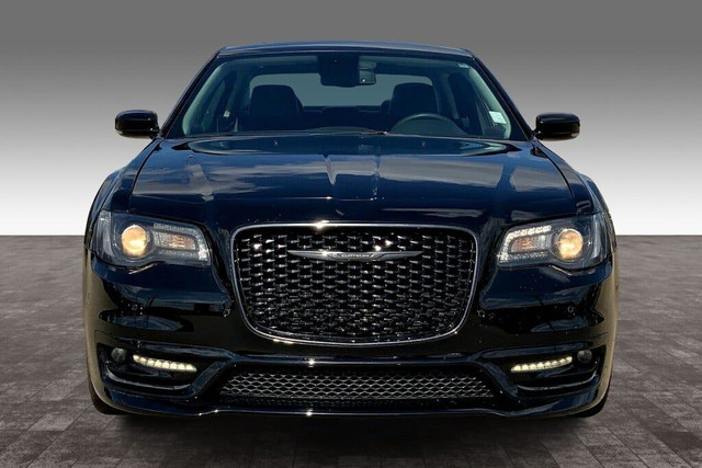 2022 Chrysler 300 TOURING in Cars & Trucks in Edmonton - Image 3