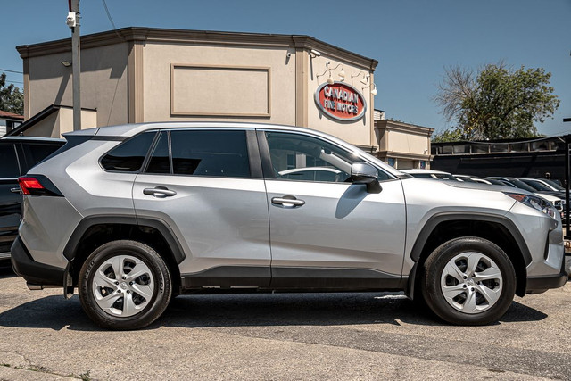 2024 TOYOTA RAV4 LE AWD | HEATED SEATS | CAM | CARPLAY | ONE OWN in Cars & Trucks in City of Toronto - Image 4