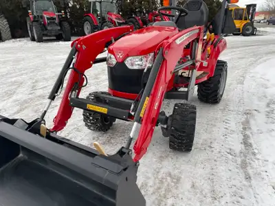 INCLUDES 60in. DECK, NEW UNIT, 10 YR POWERTRAIN WARRANTY New/Used : Used Condition : Excellent Paint...