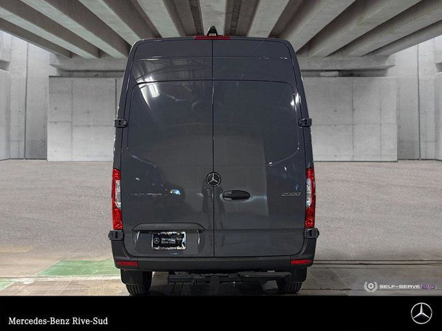 2025 Mercedes-Benz Sprinter 2500 144 Wheelbase High Roof RWD in Cars & Trucks in Longueuil / South Shore - Image 4
