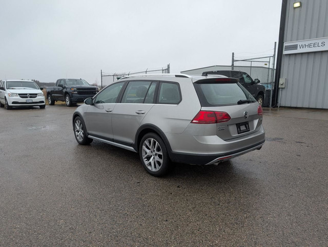 2017 Volkswagen Golf Alltrack in Cars & Trucks in London - Image 3