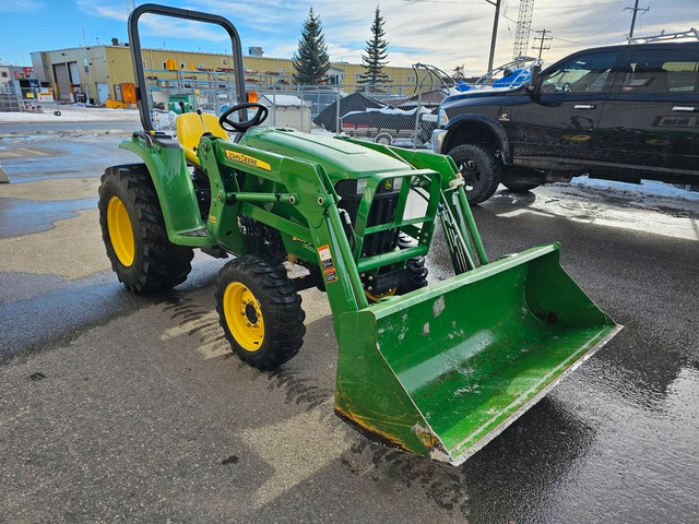  2011 John Deere 3038E with Loader FINANCING AVAILABLE in Cargo & Utility Trailers in Calgary - Image 4