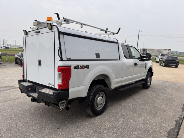 2019 Ford F-250 SD XL SuperCab 6.75' Box 4x4 w/ Service Cap in Cars & Trucks in Winnipeg - Image 4