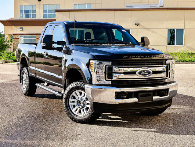 2018 Ford Super Duty F-250 SRW XLT 6.2L in Cars & Trucks in Strathcona County - Image 2
