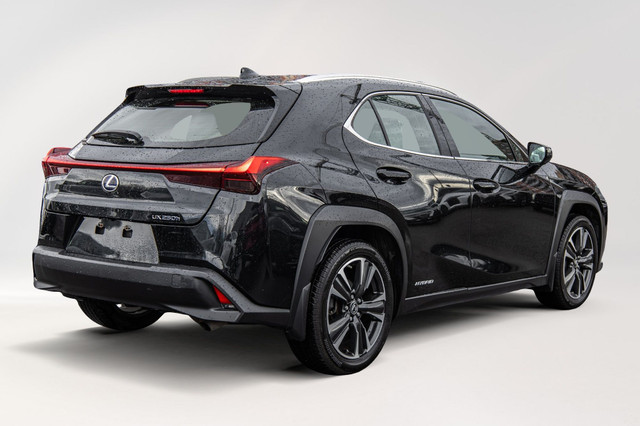 2020 Lexus UX 250h HYBRIDE / CAMERA / TOIT OUVRANT / CUIR 1 PROP in Cars & Trucks in Laval / North Shore - Image 4