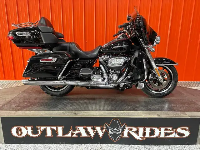 2018 Harley-Davidson Touring Ultra Limited in Street, Cruisers & Choppers in Moncton - Image 2