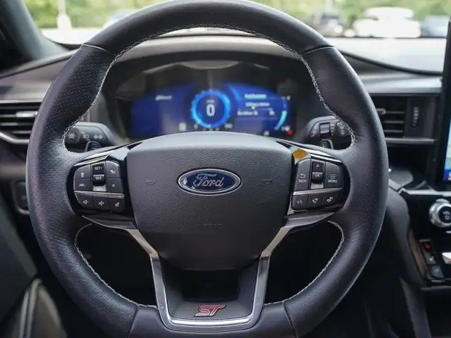 2022 Ford Explorer ST in Cars & Trucks in Windsor Region - Image 18