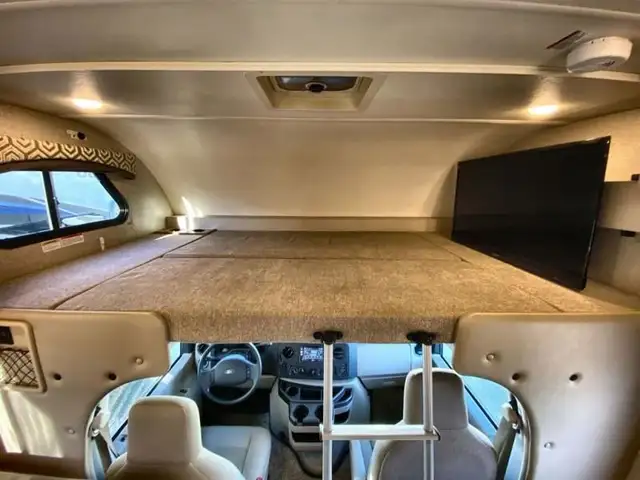 2020 Thor Motor Coach Chateau 22E in RVs & Motorhomes in Abbotsford - Image 20