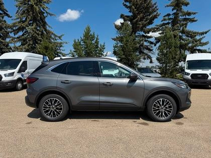 2025 Ford Escape PHEV w/MOONROOF in Cars & Trucks in Edmonton - Image 2