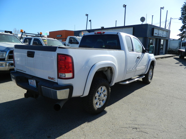2013 GMC 2500  HD/ DURAMAX DIESEL SHORT BOX 4X4 in Cars & Trucks in Edmonton - Image 4