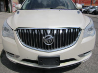 7 PASSENGERS. FINISHED IN PEARL WHITE WITH BROWN LEATHER INTERIOR. PANORAMIC MOON ROOF, CAPTAIN CHAI... (image 6)