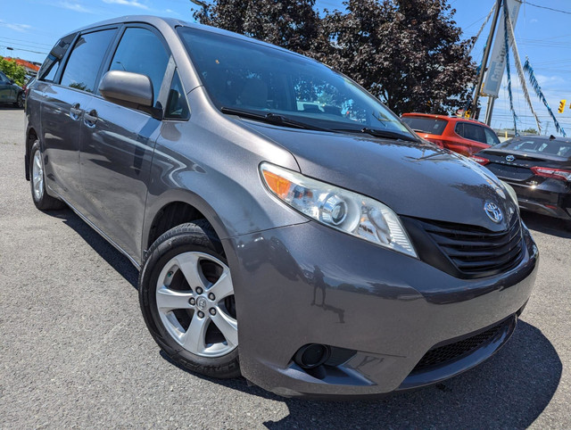 2017 Toyota Sienna 7 Passenger in Cars & Trucks in Ottawa