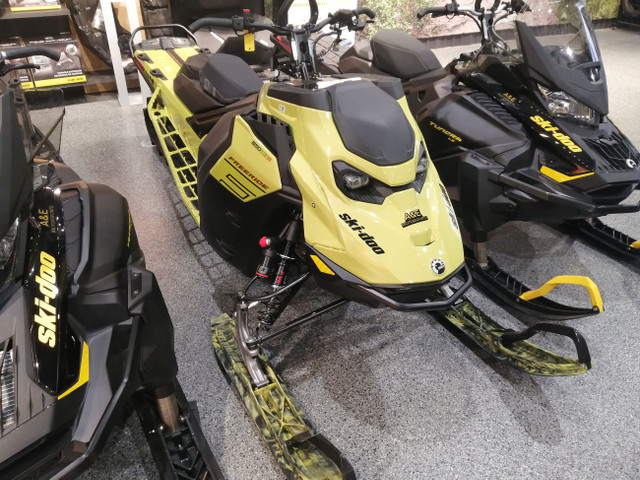 2025 Ski-Doo Freeride™ 154 850 E-TEC T. R SS Pow. 3.0_10.25 in ( in Snowmobiles in Medicine Hat