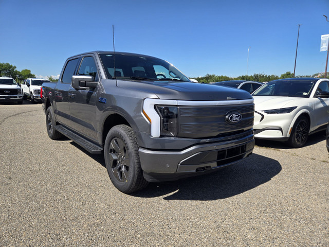 2025 Ford F-150 Lightning LARIAT | MAX TOW PKG | MOBILE PWR CORD in Cars & Trucks in Calgary - Image 4