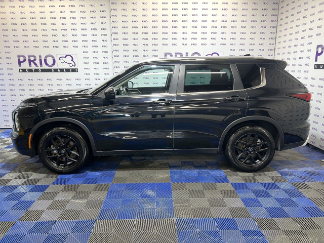 2023 Mitsubishi Outlander in Cars & Trucks in Ottawa - Image 2