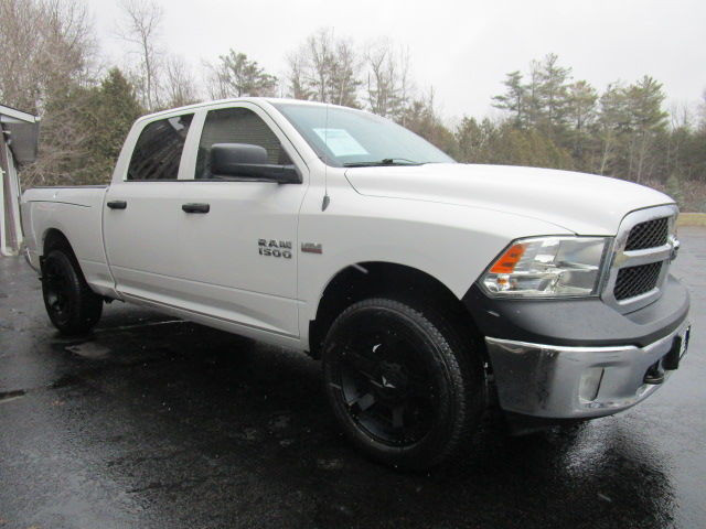 2018 RAM 1500 ST * BRAND NEW TIRES * HEMI * BACK UP CAMERA *  in Cars & Trucks in Oshawa / Durham Region