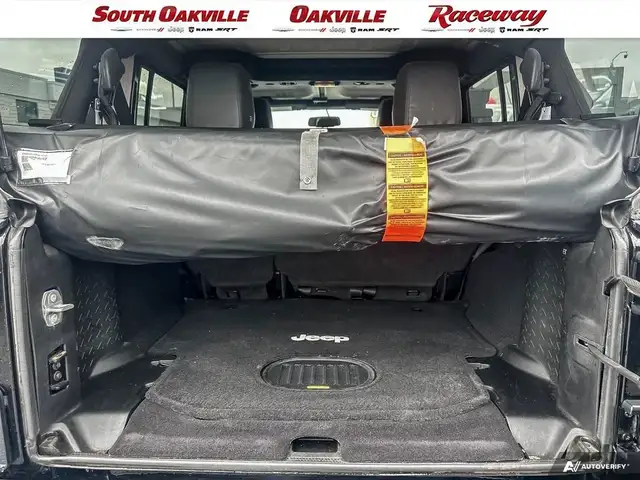 2017 Jeep Wrangler UNLIMITED SAHARA | HEATED SEATS | 1 OWNER | in Cars & Trucks in Oakville / Halton Region - Image 10