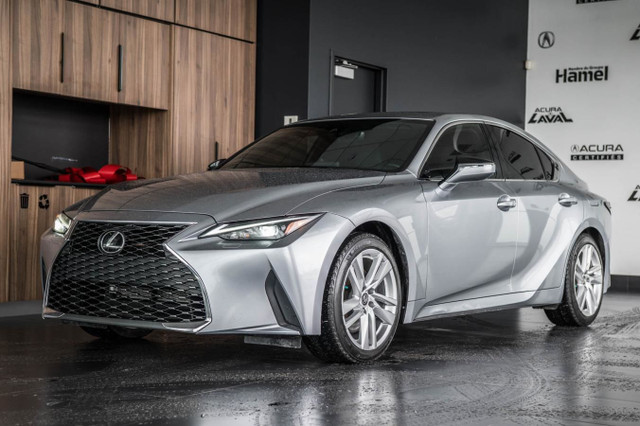 2021 Lexus IS 300 AWD à vendre in Cars & Trucks in Laval / North Shore