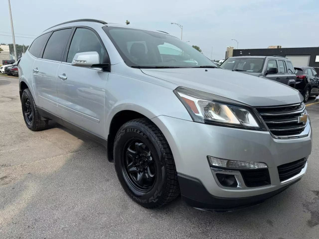 2017 CHEVROLET Traverse LT in Cars & Trucks in Laval / North Shore - Image 2