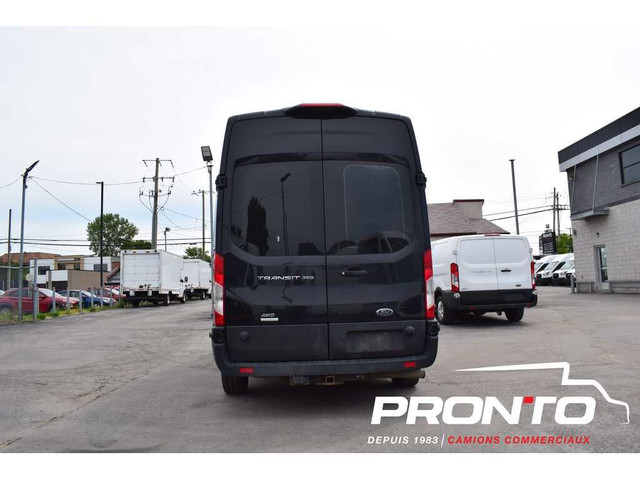 2022 Ford Transit Passenger Wagon 15 PASSAGERS ** AWD ** Garanti in Cars & Trucks in Laval / North Shore - Image 2