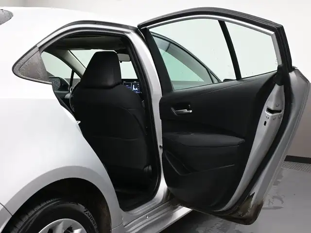 2020 Toyota Corolla LE UPGRADE SUNROOF, HEATED STEERING, HEATED  in Cars & Trucks in City of Halifax - Image 22