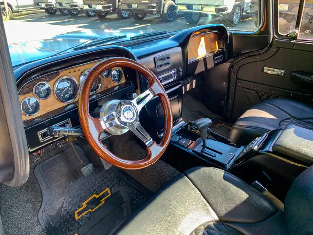 1960 Chevrolet C10 Apache | 5.3L V8 | Air Ride | Vintage Air in Cars & Trucks in Cowichan Valley / Duncan - Image 24