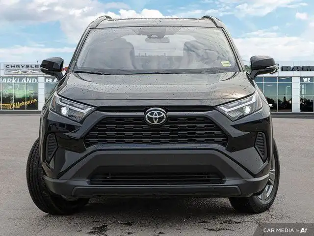 2022 Toyota RAV4 XLE AWD Sunroof Nav Capable Heated Leather in Cars & Trucks in St. Albert - Image 3