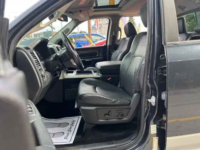 2014 Ram 1500 4WD Crew Cab 140.5" Laramie in Cars & Trucks in City of Toronto - Image 11