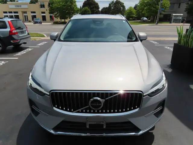 2022 Volvo XC60 Recharge T8 eAWD PHEV Inscription Expression - L dans Autos et camions dans Région d’Oakville/Halton - Image 9