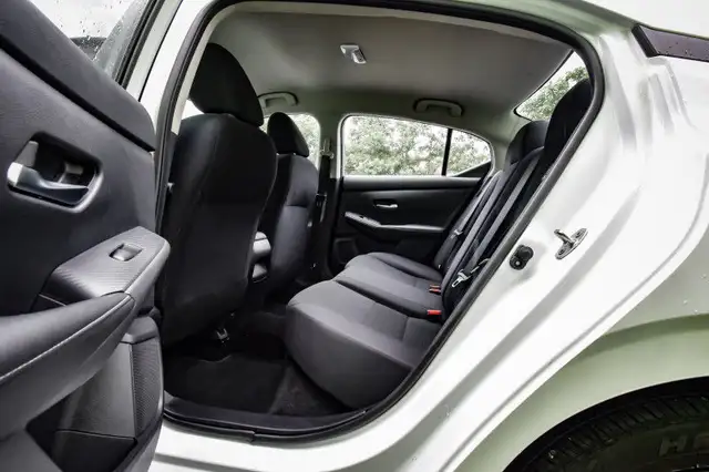 2022 Nissan Sentra S Plus • HEATED SEATS • REAR CAM • CP/AA in Cars & Trucks in Ottawa - Image 29