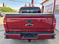 LT | 4X4 | CREW CAB | 5.3L V8 | HEATED SEATS | TONNEAU COVER | FENDER FLARES This 2018 Chevrolet Sil... (image 4)