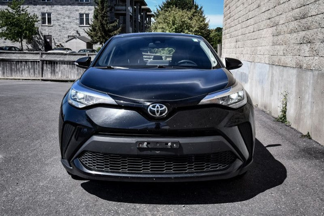 2022 Toyota C-HR XLE Premium • LANE KEEP ASSIST • REAR CAM • CP/ in Cars & Trucks in Cornwall - Image 3