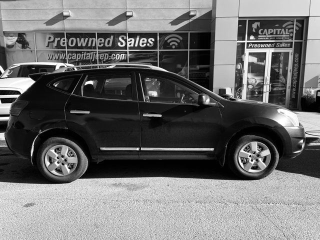 2011 Nissan Rogue in Cars & Trucks in Edmonton - Image 2
