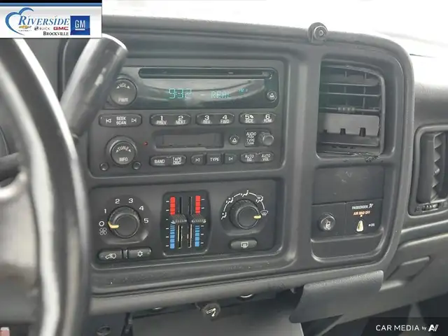 2006 GMC Sierra 2500HD SL in Cars & Trucks in Brockville - Image 23