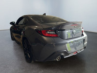 Decouvrez ce superbe Toyota GR86 Premium 2023 en finition gris elegant , parfait pour les amateurs d... (image 4)