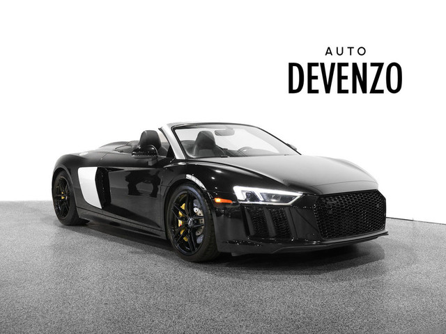 2017 Audi R8 Spyder V10 Quattro 540HP in Cars & Trucks in Laval / North Shore