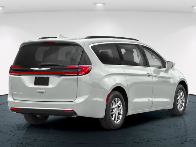 2024 Chrysler Pacifica Touring-L in Cars & Trucks in Calgary - Image 3