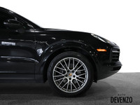 MSRP 131,000$ 2023 Porsche Cayenne Coupe E-Hybrid Platinum Edition, Chromite Black Metallic on Black... (image 4)