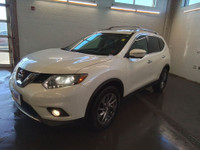  2015 Nissan Rogue SL! AWD! LEATHER! HEATEDSEATS! NAVIGATION! AL