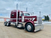 2019 PETERBILT 389 MINT CONDITION WITH BRAND NEW ENGINE!!!
